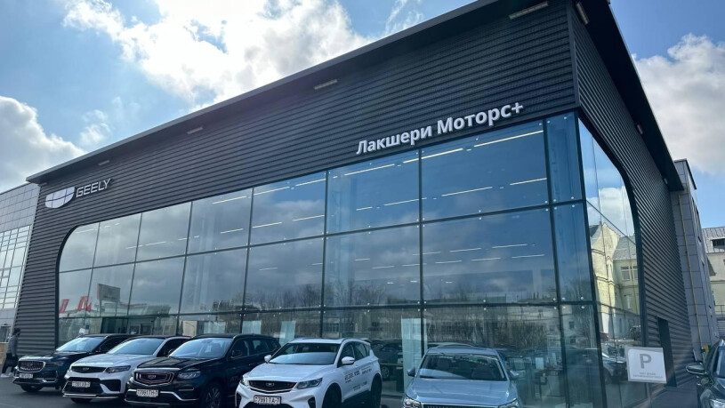 Лакшери Моторс плюс на Маяковского