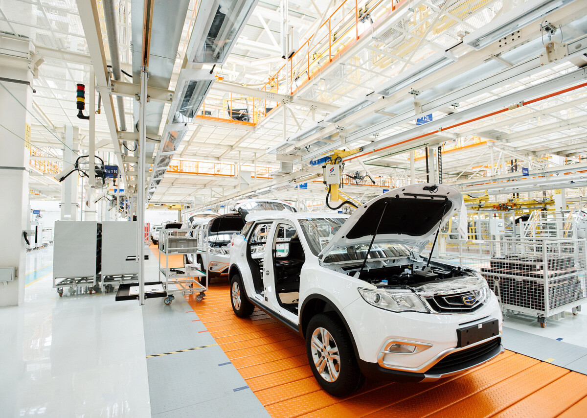 С конвейера сошел 50-тысячный автомобиль Geely, собранный в Беларуси